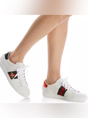 Authentic Gucci Ace Leather Sneaker
Women's size 34.5 (fits 35-35.5)